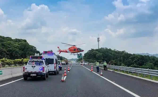 岱岳区高速公路汽车救援案例